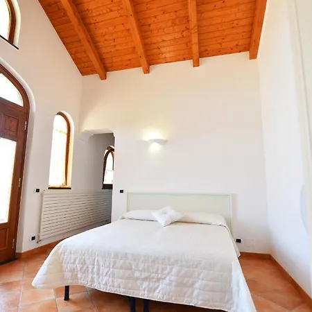 A Due Passi Dalla Costiera 2 *